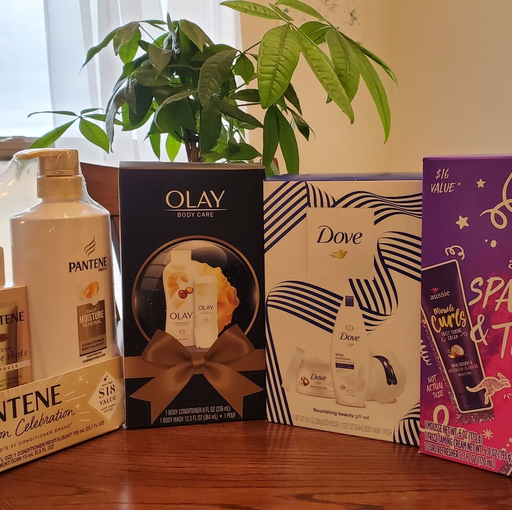 Body Care. Lot of 4 Beauty Sets. See description.